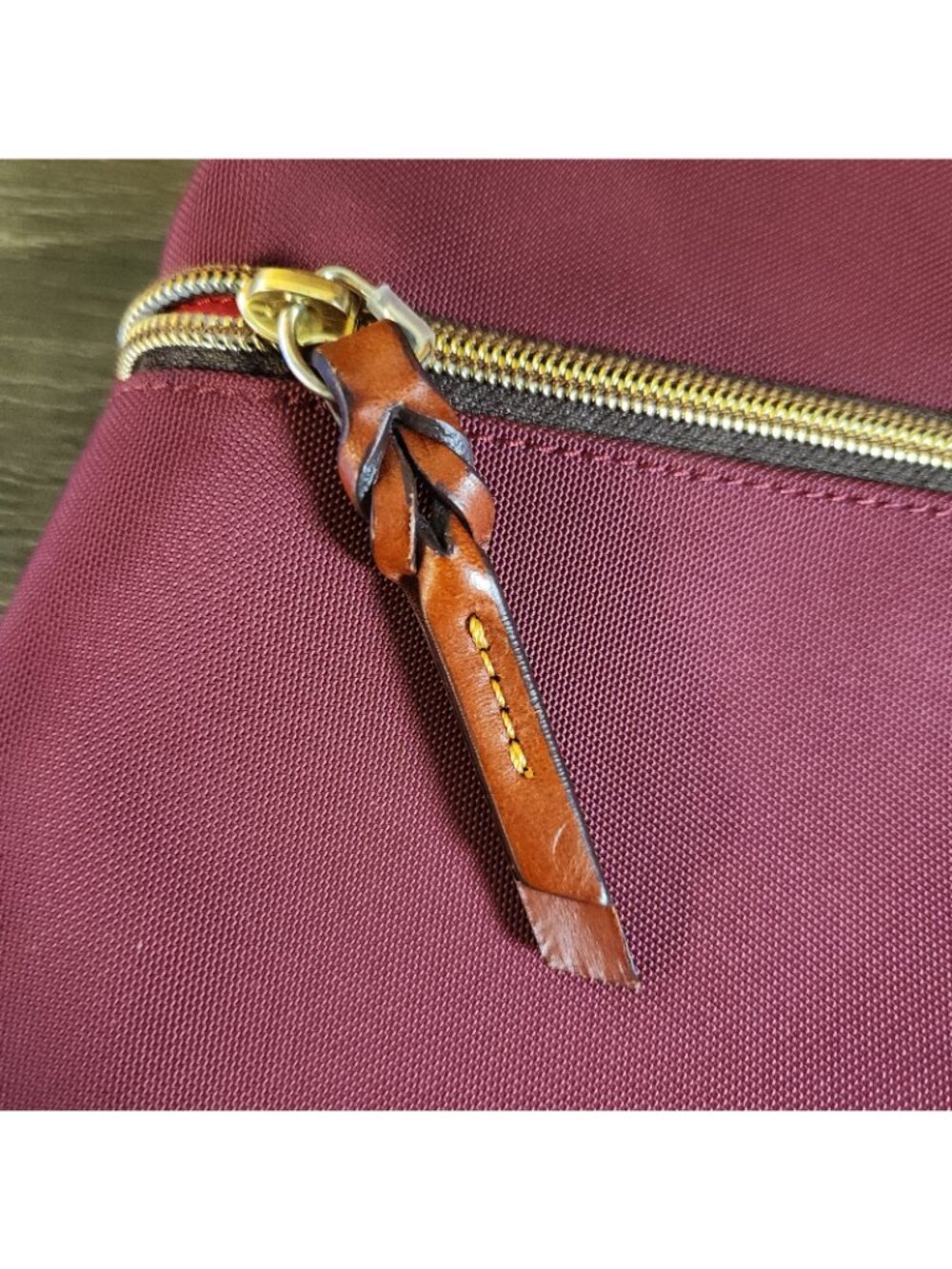 Dooney & Bourke Bordeaux Nylon Cross Body Red Interior Leather Strap & Trim NWOT - Picture 4 of 11